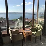 Ema Ξενοδοχείο *