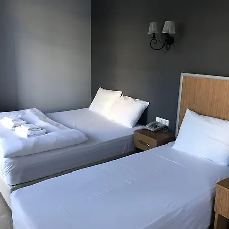 Ema Hotel *